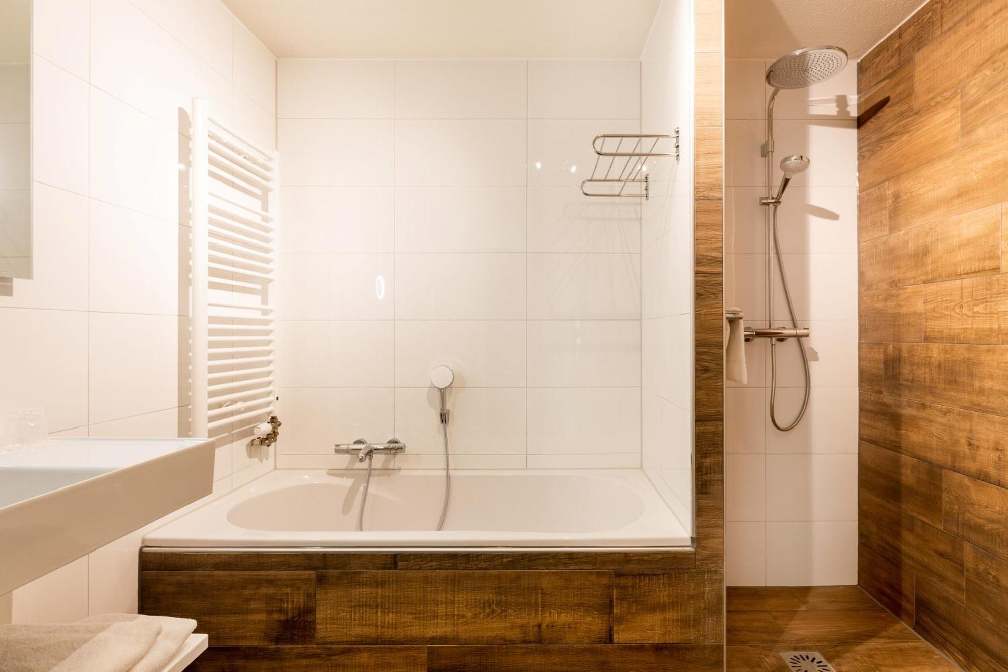 Landhuis Hotel De Herikerberg มาร์เคโล ภายนอก รูปภาพ
